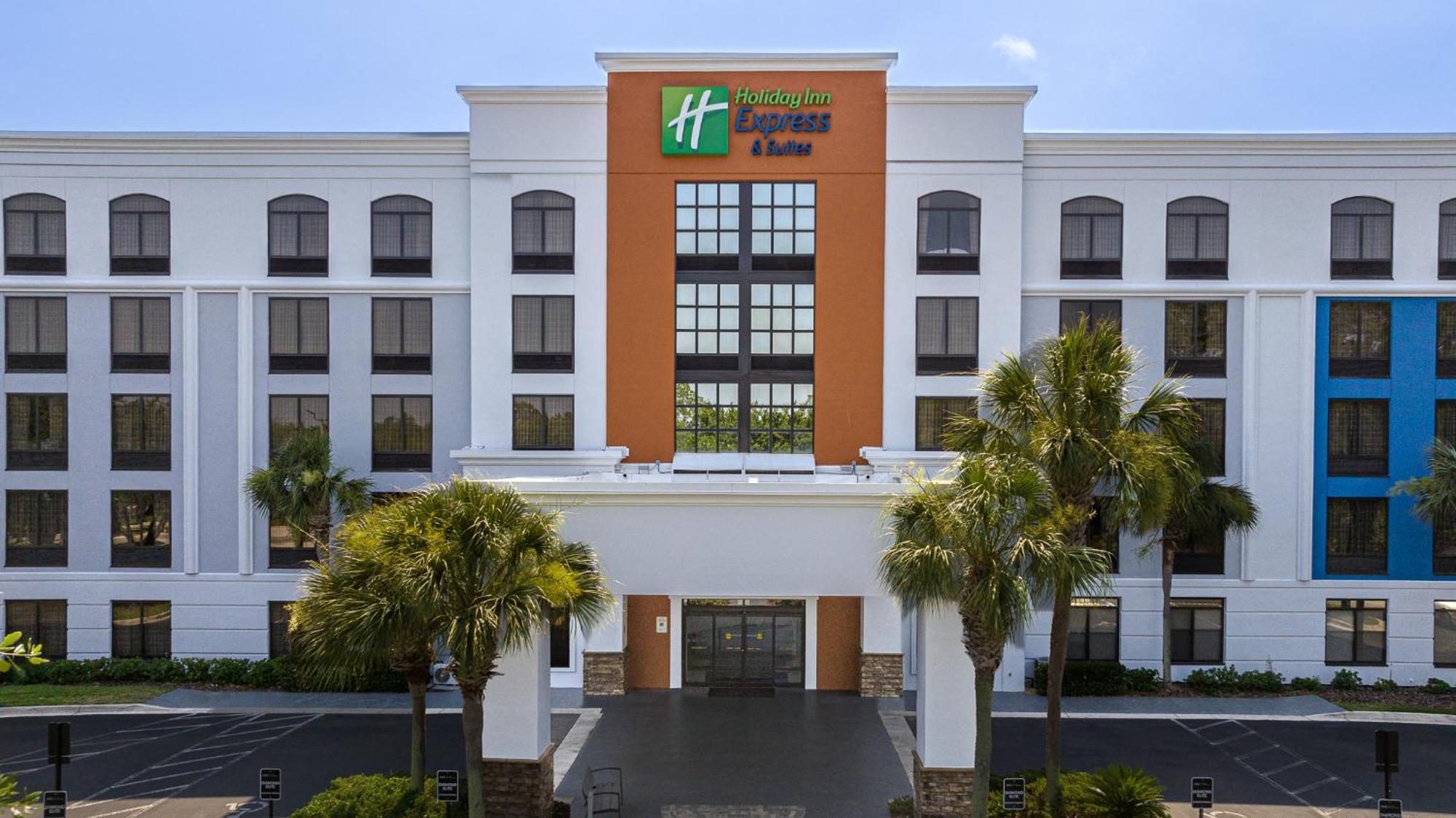 Holiday Inn Express & Suites Jacksonville South East - Medical Center Area, An Ihg Hotel Exterior photo